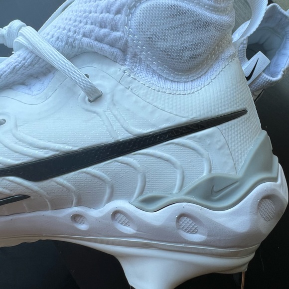 Nike Alpha Huarache NXT
Men's Baseball Cleats - Picture 5 of 7